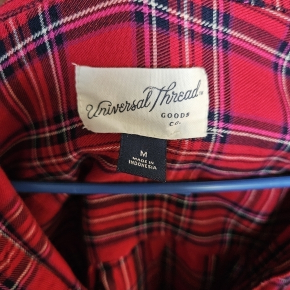 Universal Thread M plaid flannel - Picture 3 of 4